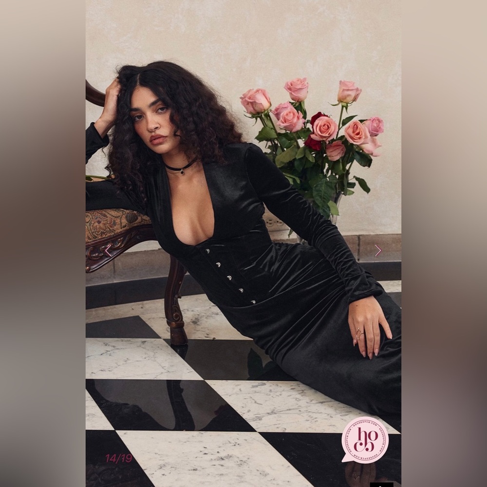 ❤️🔥Firm Price❤️🔥House of CB ARABELLA BLACK VELVET CORSET DRESS - Picture 5 of 16